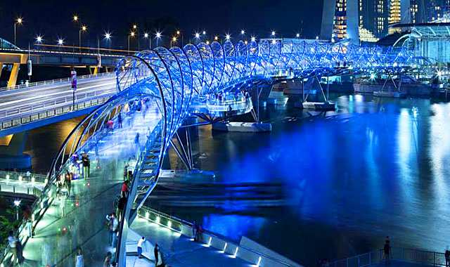 where-to-stay-in-singapore Helix-Bridge 2