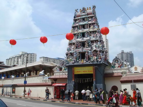 where-to-stay-in-singapore Sri-Mariamman-Temple 1