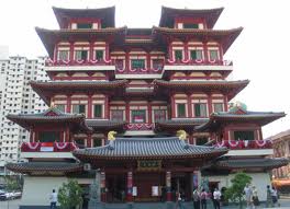 where-to-stay-in-singapore Buddha-Tooth-Relic-Temple 1